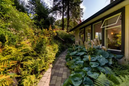 Community Amenities Photo (Clubhouse) of 806 Hummingbird Lane, Bowen Island, BC