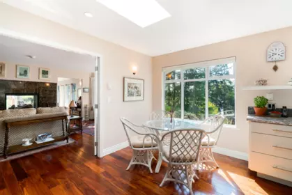 Entry Foyer Photo of 806 Hummingbird Lane, Bowen Island, BC