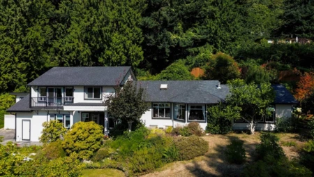 806 Hummingbird Lane, Bowen Island, BC, Bowen Island — Single Family Residence for sale