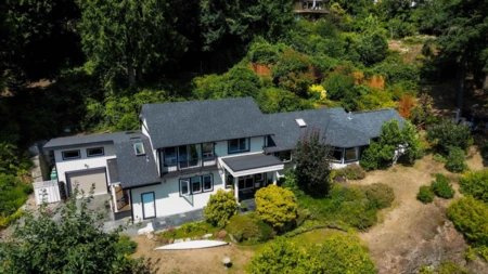 806 Hummingbird Lane, Bowen Island, BC, Bowen Island — Single Family Residence for sale