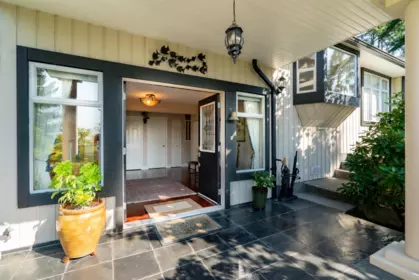 Garden / Landscaping Photo of 806 Hummingbird Lane, Bowen Island, BC