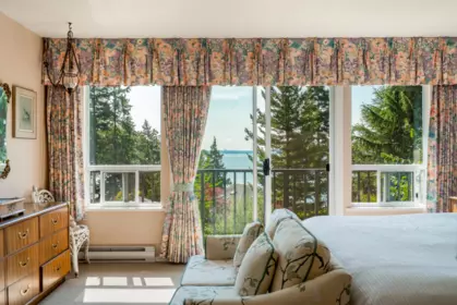 Outdoor Deck Photo of 806 Hummingbird Lane, Bowen Island, BC