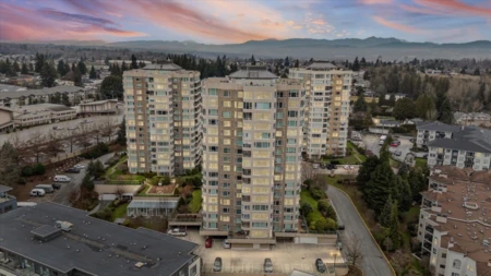 701 3170 Gladwin Road, Abbotsford, BC, Abbotsford — Apartment/Condo for sale