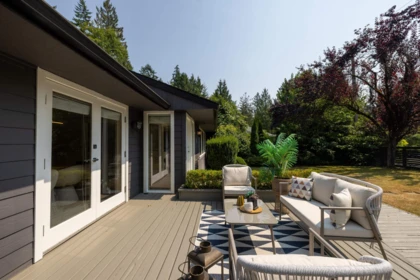 Front Yard Photo of 3420 Rockview Place, West Vancouver, BC