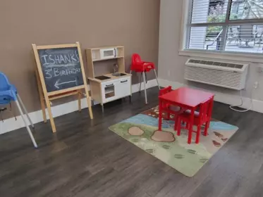 Mudroom Photo of 205 15388 105 Avenue, Surrey, BC