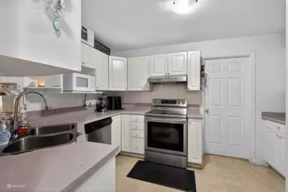 Breakfast Nook Photo of 117 7161 121 Street, Surrey, BC