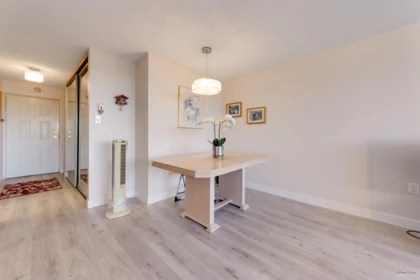 Kitchen Island Photo of 709 6631 Minoru Boulevard, Richmond, BC
