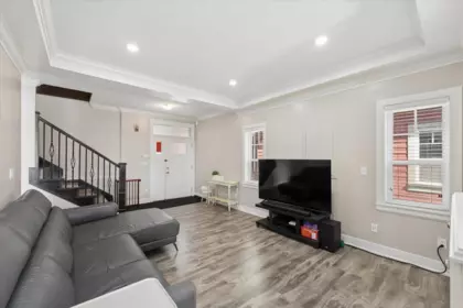 101 910 Delestre Avenue, Coquitlam, BC, Coquitlam — Half Duplex for sale