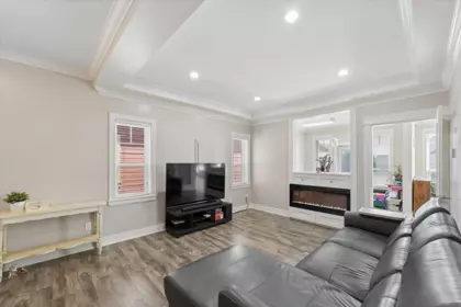 101 910 Delestre Avenue, Coquitlam, BC, Coquitlam — Half Duplex for sale