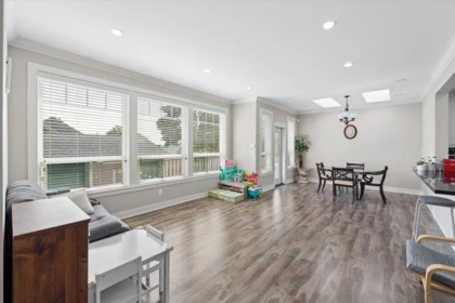 Kitchen Photo of 101 910 Delestre Avenue, Coquitlam, BC