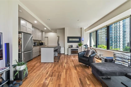 Dining Area Photo of 609 1333 West Georgia Street, Vancouver, BC