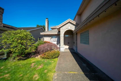 8671 Saunders Road, Richmond, BC, Richmond — Single Family Residence for sale