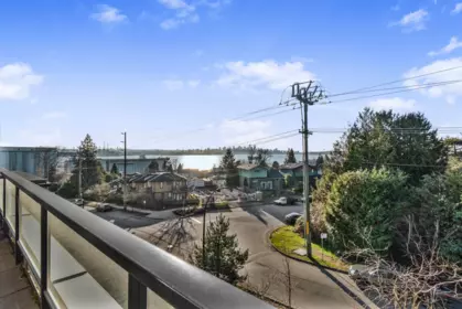 Garden / Landscaping Photo of 11 528 E 2nd Street, North Vancouver, BC