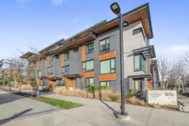 11 528 E 2nd Street, North Vancouver, BC