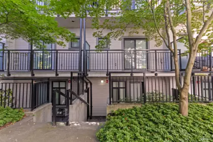 Garden / Landscaping Photo of 5835 Wales Street, Vancouver, BC