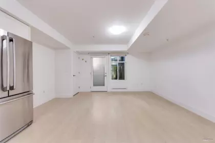 Hallway Photo of 5835 Wales Street, Vancouver, BC