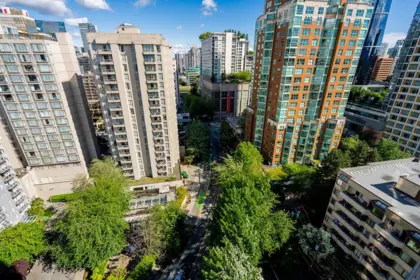 Backyard Photo of 1505 1050 Smithe Street, Vancouver, BC