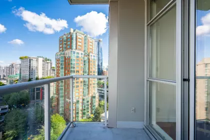 Staircase Photo of 1505 1050 Smithe Street, Vancouver, BC