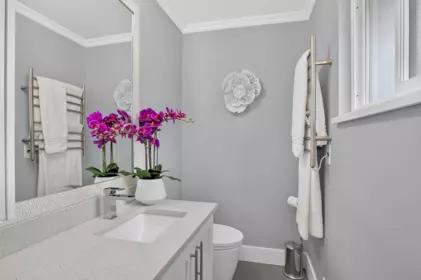 Guest Bathroom Photo of 11554 Wildwood Crescent, Pitt Meadows, BC