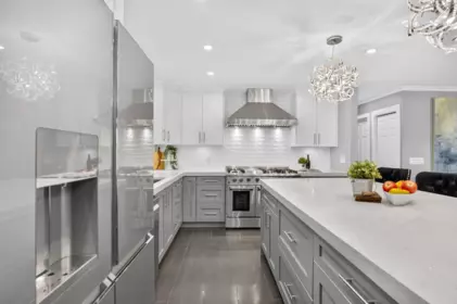 Kitchen Island Photo of 11554 Wildwood Crescent, Pitt Meadows, BC