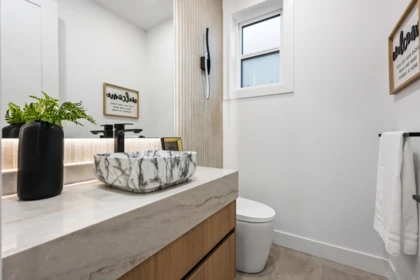 Guest Bathroom Photo of 3 3940 Eton Street, Burnaby, BC