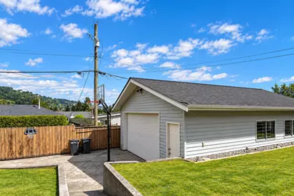 Office / Den Photo of 1070 Stratford Avenue, Burnaby, BC