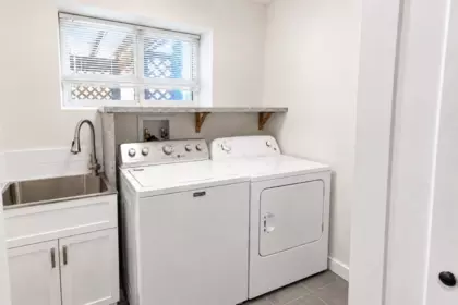 Powder Room Photo of 1070 Stratford Avenue, Burnaby, BC