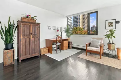 Family Room Photo of 605 1725 Pendrell Street, Vancouver, BC