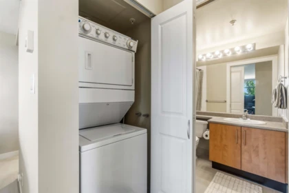 Hallway Photo of 805 5380 Oben Street, Vancouver, BC