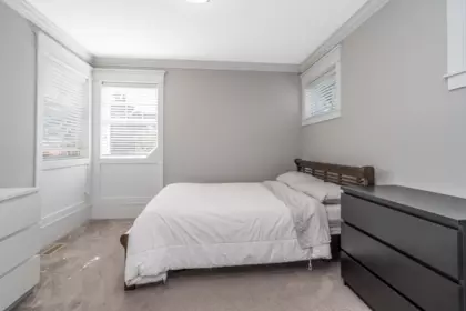 Laundry Room Photo of 17863 71a Avenue, Surrey, BC
