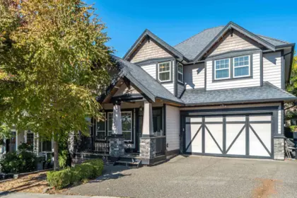 Living Room Photo of 17863 71a Avenue, Surrey, BC