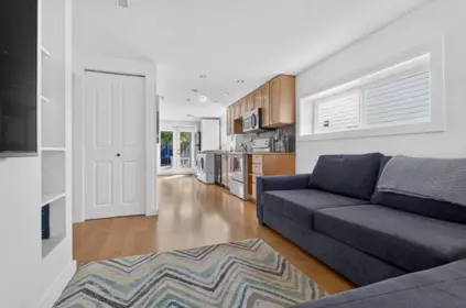 Hallway Photo of 2218 E 11th Avenue, Vancouver, BC
