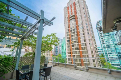 Garage Interior Photo of 1408 888 Homer Street, Vancouver, BC