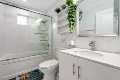 Kitchen Photo of 10865 152 Street, Surrey, BC