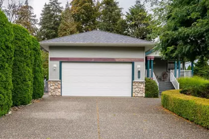 225 Balsam Avenue, Harrison Hot Springs, BC, Harrison Hot Springs — Single Family Residence for sale