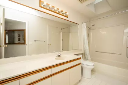 Entry Foyer Photo of 1 2345 Cranley Drive, Surrey, BC