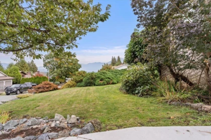 Front Yard Photo of 47390 Swallow Crescent, Chilliwack, BC
