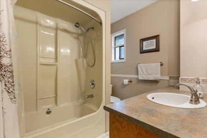 Hallway Photo of 47390 Swallow Crescent, Chilliwack, BC