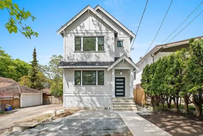 B 1131 E 23rd Avenue, Vancouver, BC, Vancouver — Half Duplex for sale