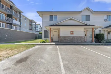 10 9206 Corbould Street, Chilliwack, BC, Chilliwack — Townhouse for sale