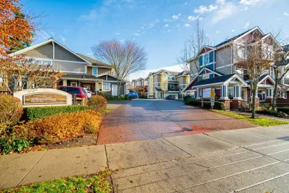 42 6036 164 Street, Surrey, BC, Surrey — Townhouse for sale