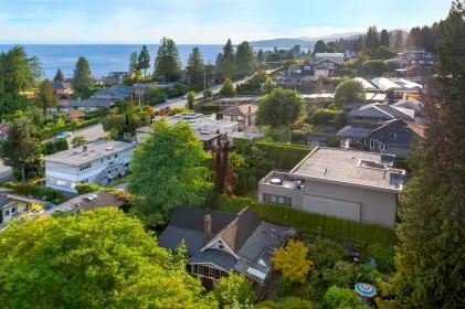2512 Haywood Avenue, West Vancouver, BC, West vancouver — Single Family Residence for sale