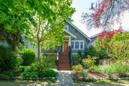 2574 Napier Street, Vancouver, BC, Vancouver — Single Family Residence for sale