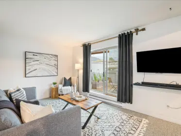 206 7438 Prospect Street, Pemberton, BC, Pemberton — Apartment/Condo for sale