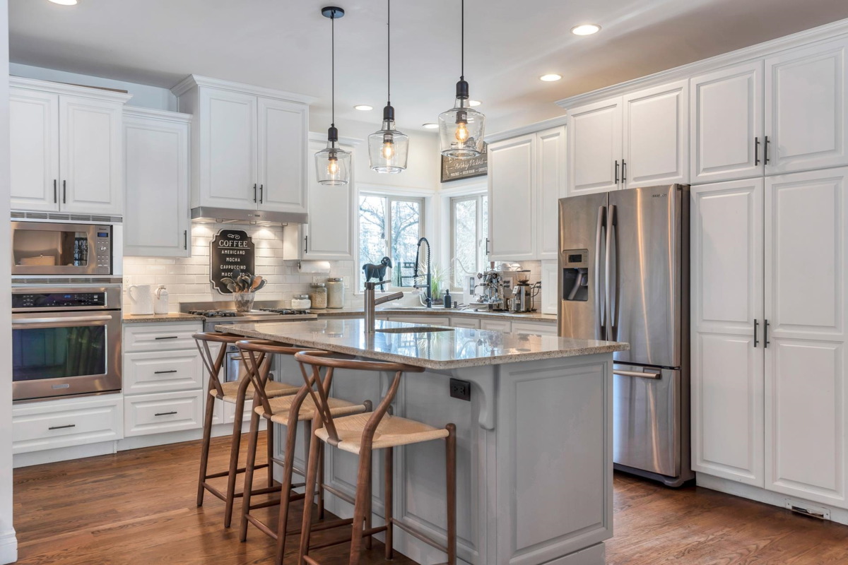 Living Room Photo of 26643 58 Avenue, Langley, BC