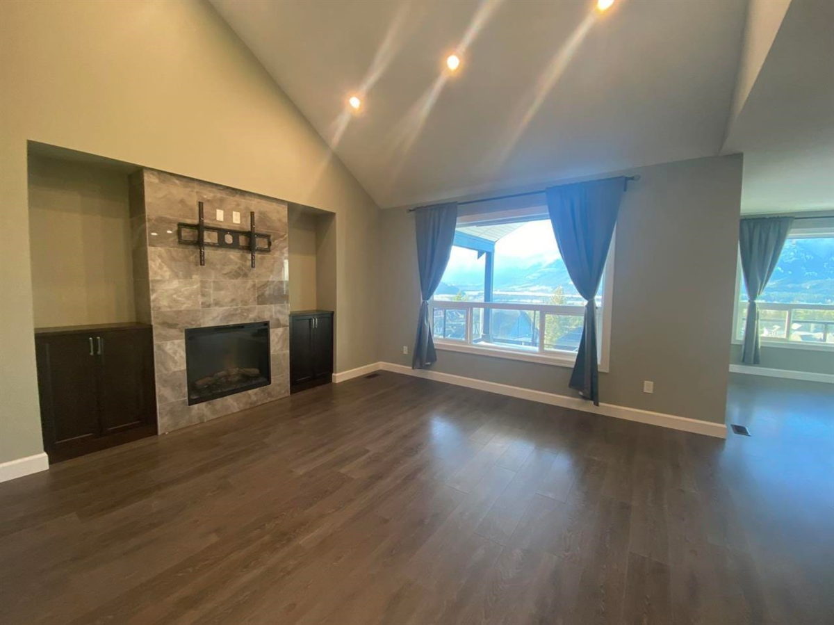Kitchen Photo of 1945 Peregrine Place, Agassiz, BC