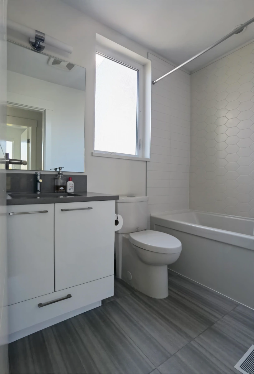 Guest Bathroom Photo of 15 10800 No. 5 Road, Richmond, BC