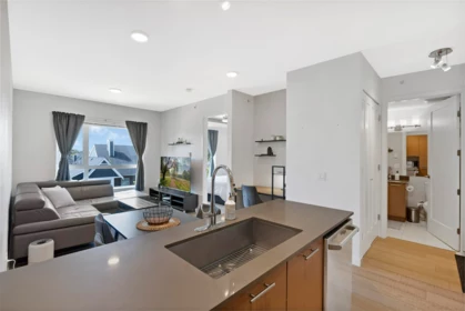 307 215 Brookes Street, New Westminster, BC, New westminster — Apartment/Condo for sale