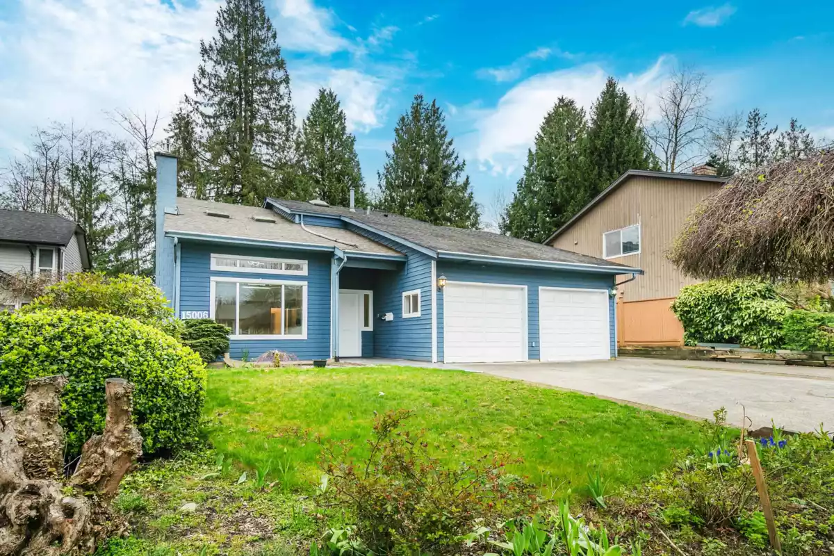 Living Room Photo of 15006 99a Avenue, Surrey, BC