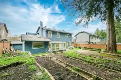 Garden / Landscaping Photo of 15006 99a Avenue, Surrey, BC